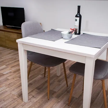 Dolores シベニク